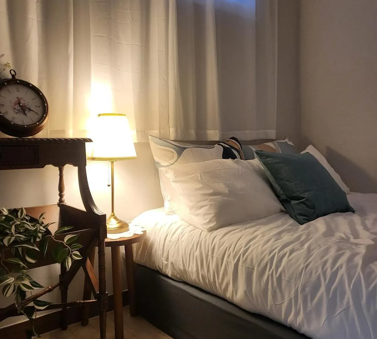 Ggoggio House Apartment Seoul South Korea